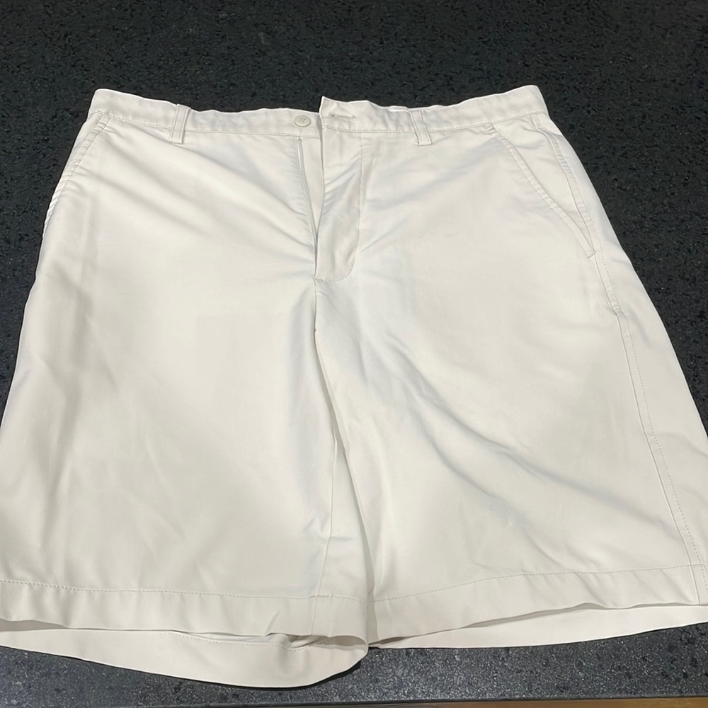 Men’s Footjoy golf shorts light khaki size 34